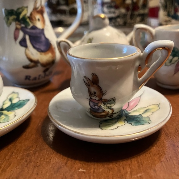 Peter Rabbit Miniature Tea Set - Picture 5 of 5